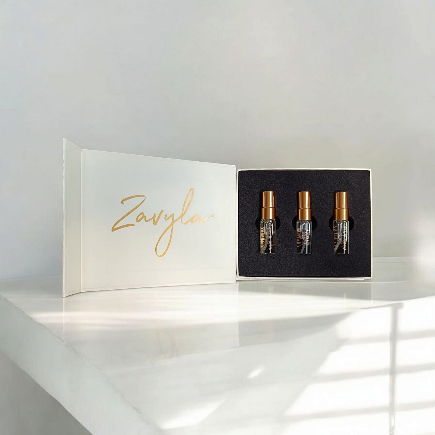 Discovery Set di Zavyla, selezione luxury di mini profumi artistici romani, perfetta per esplorare fragranze esclusive del brand